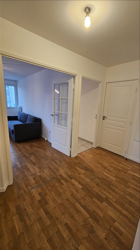 Appartement - 1er étage - 70,30 m2 - 3 pièces - Meublé - Photo 4