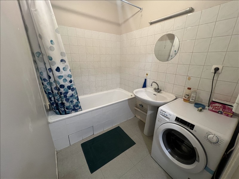 Appartement - 3ème étage - 70 m2 - 3 pièces - Meublé - Photo 5