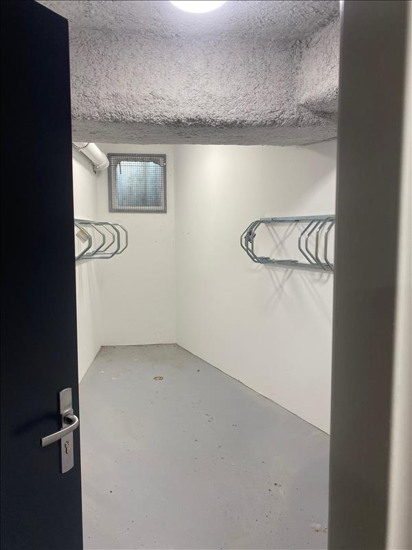 Appartement - 1er étage - 41,56 m2 - 2 pièces - Non meublé - Photo 2