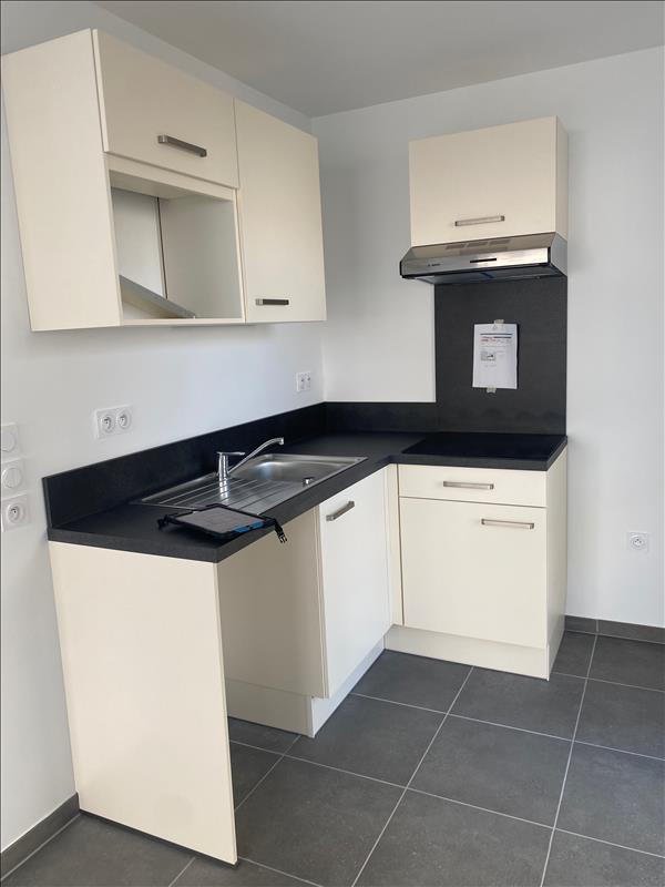 Appartement - 1er étage - 41,56 m2 - 2 pièces - Non meublé - Photo 3