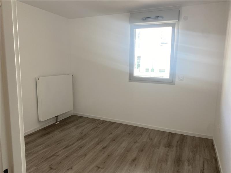 Appartement - 1er étage - 41,56 m2 - 2 pièces - Non meublé - Photo 5