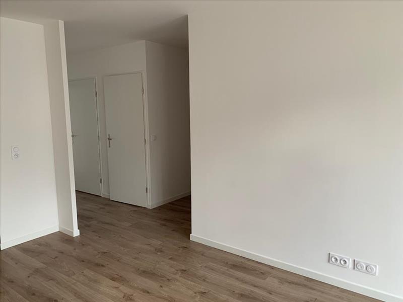 Appartement - 1er étage - 61 m2 - 3 pièces - Vide - Photo 3