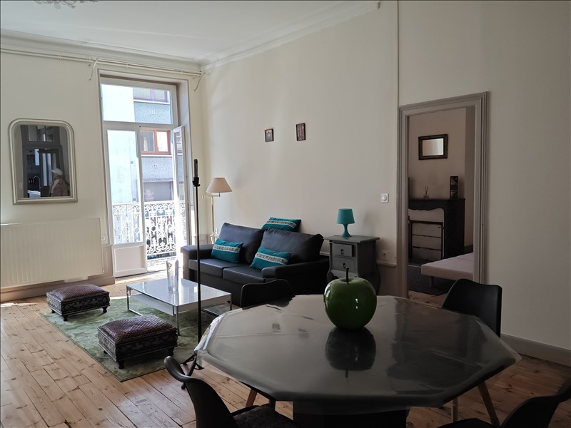 Appartement - 1er étage - 80 m2 - 3 pièces - Meublé - Photo 2