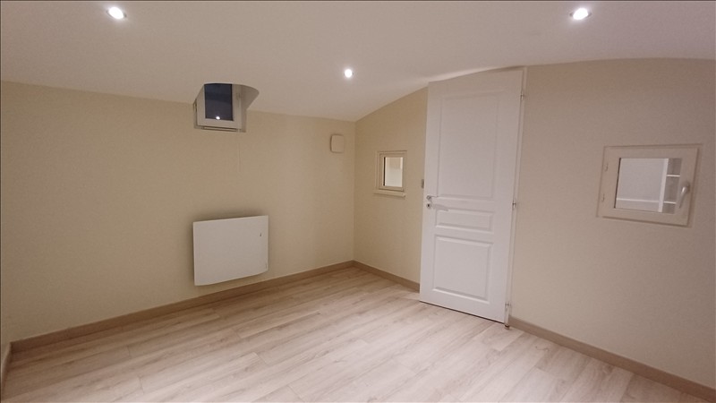 Appartement - RDC - 80m2 - 8 pièces - Non meublé - Photo 4