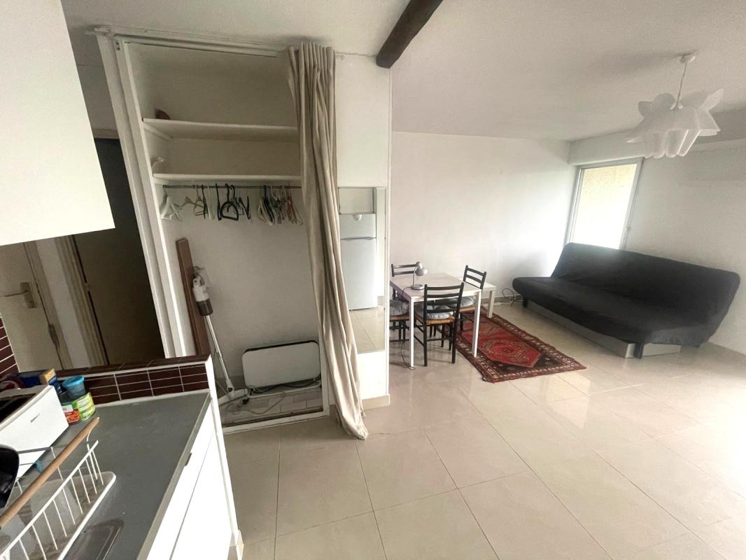 Grand studio de 27.83 m² Meublé avec loggia et parking - Photo 2