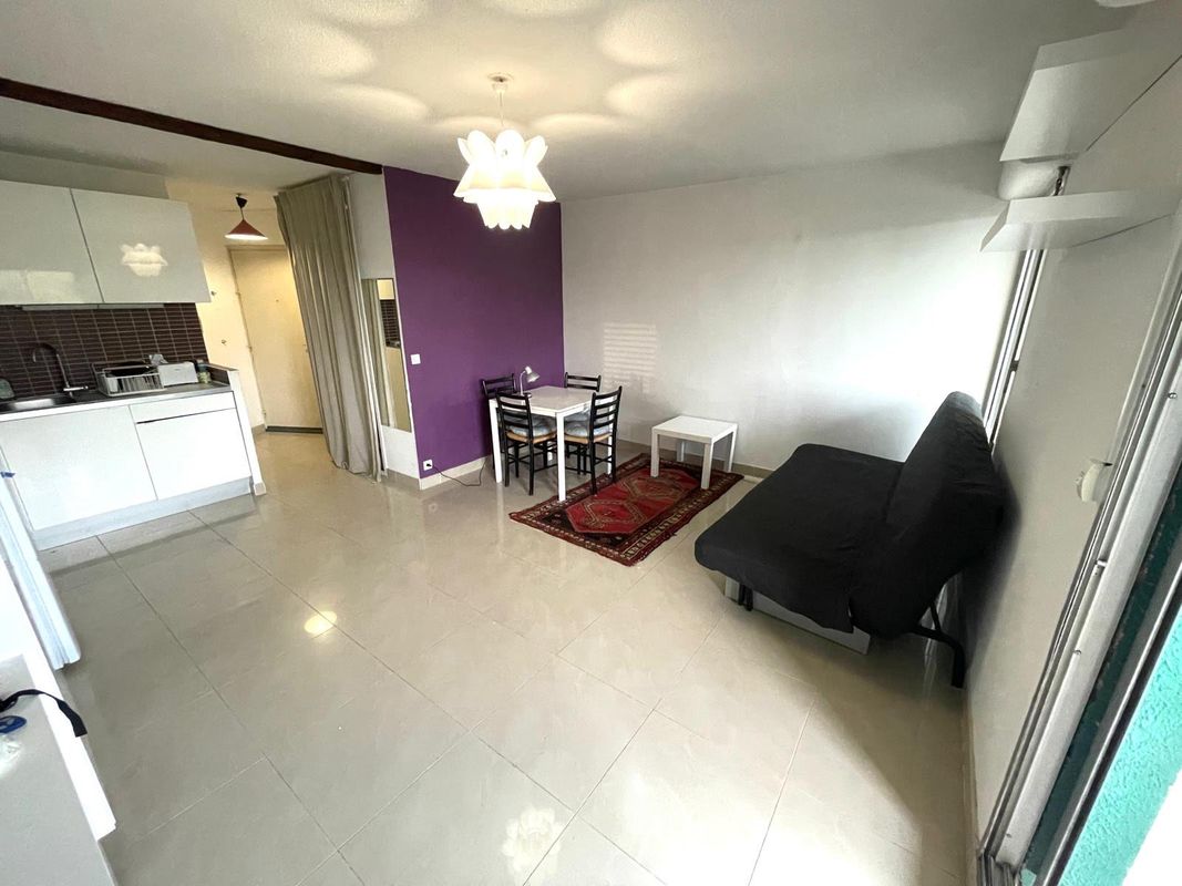 Grand studio de 27.83 m² Meublé avec loggia et parking - Photo 4