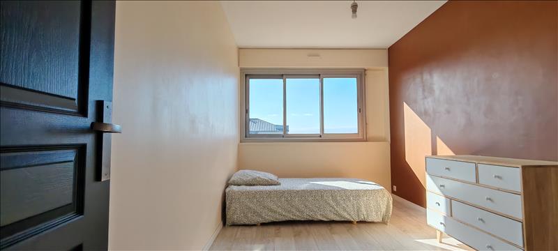 Appartement - 4ème étage - 99,23 m2 - 5 pièces - Meublé - Photo 4