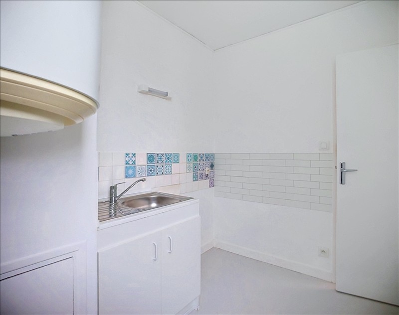 Appartement - 3ème étage - 52 m2 - 2 pièces - Non meublé - Photo 2