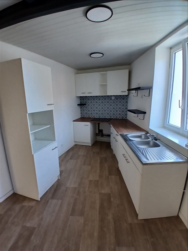 Appartement - 2ème étage - 82 m2 - 5 pièces - Non meublé - Photo 2