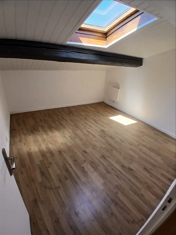 Appartement - 2ème étage - 82 m2 - 5 pièces - Non meublé - Photo 4