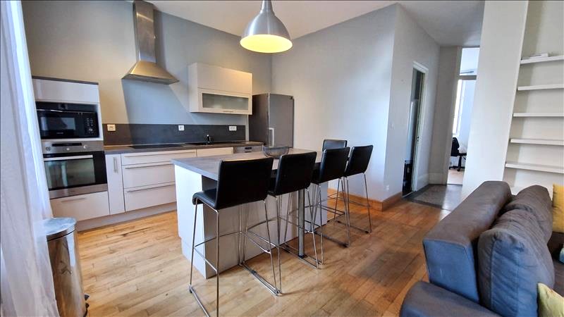 Appartement - 1er étage - 72.13 m2 - 3 pièces - Meublé - Photo 2
