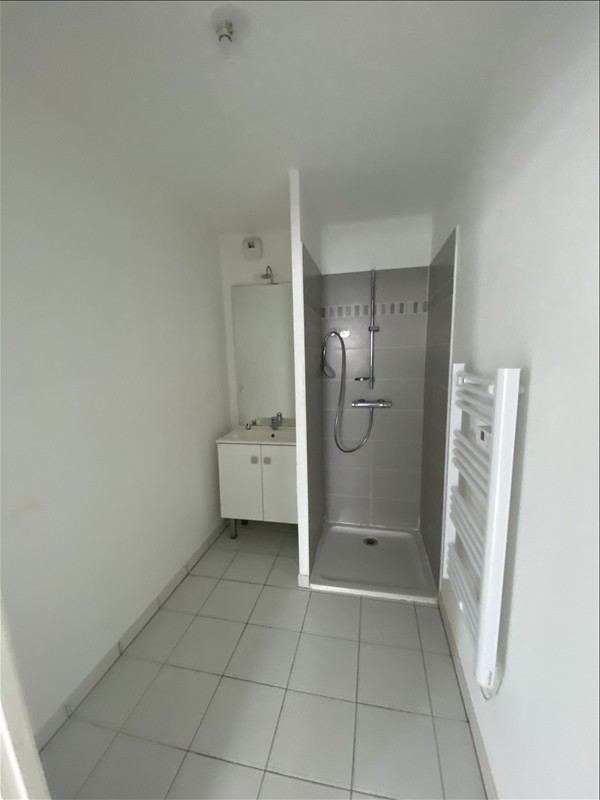 Appartement - 1er étage - 40,79 m2 - 2 pièces - Non meublé - Photo 4