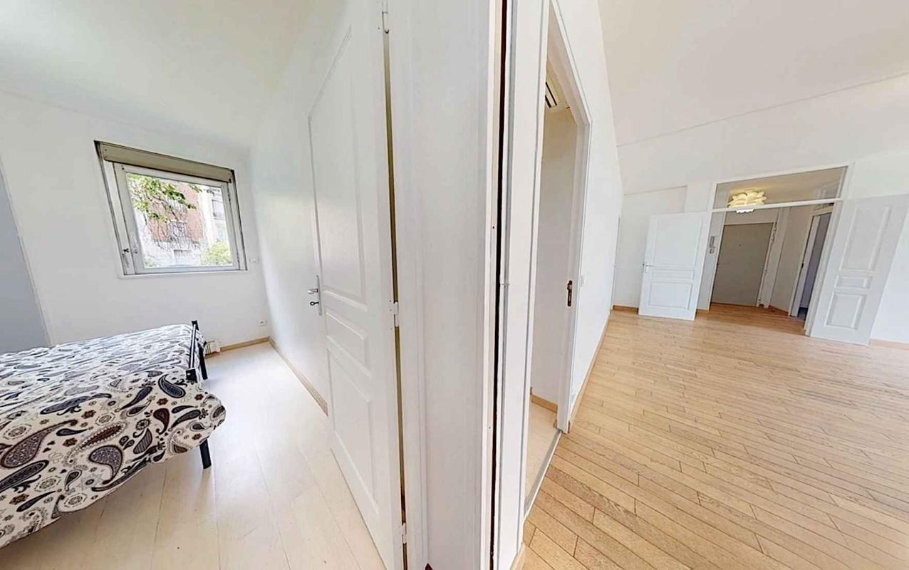 Appartement - RDC - 101,02 m2 - 5 pièces - Non meublé - Photo 2