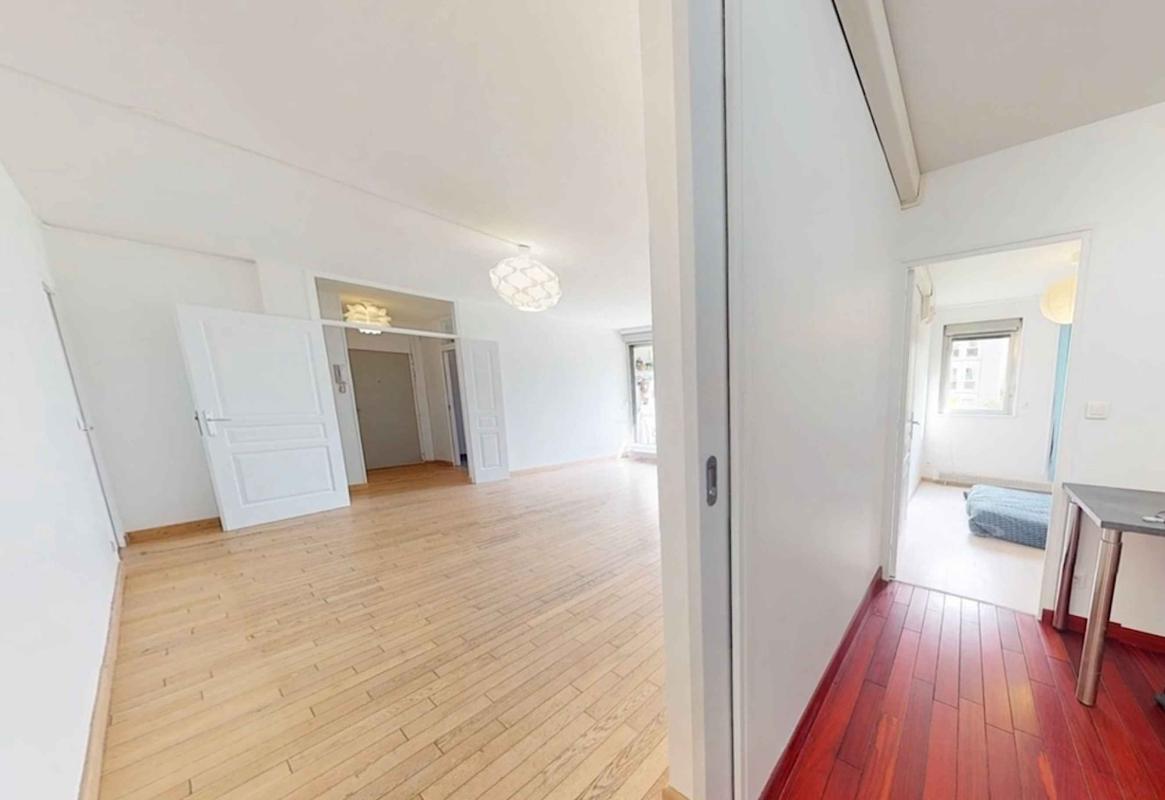 Appartement - RDC - 101,02 m2 - 5 pièces - Non meublé - Photo 5