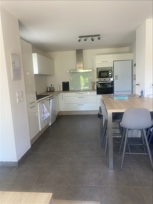 Appartement - RDC - 70 m2 - 3 pièces - Meublé - Photo 2