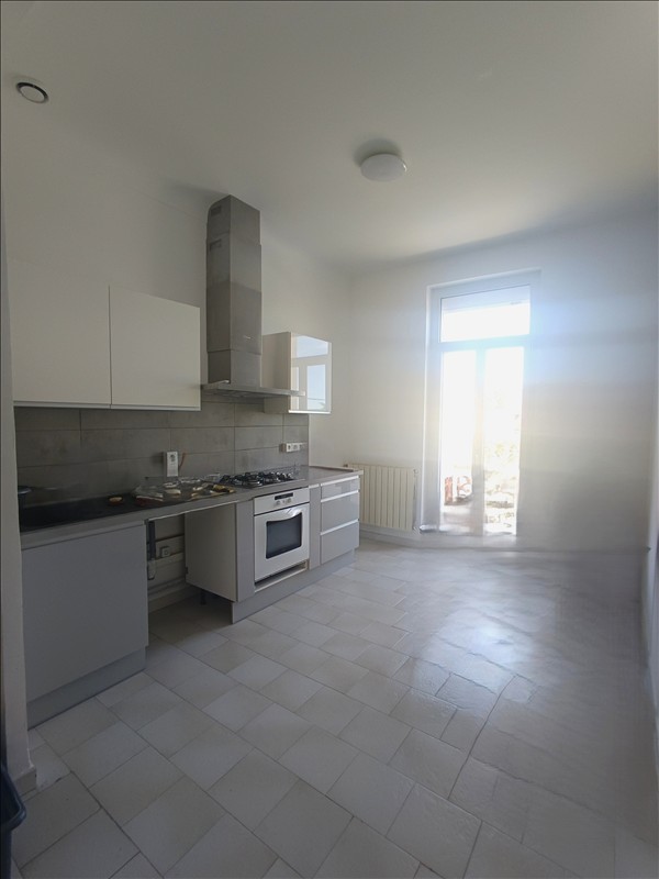 Appartement - 1er étage - 65 m2 - 3 pièces - Non meublé - Photo 3