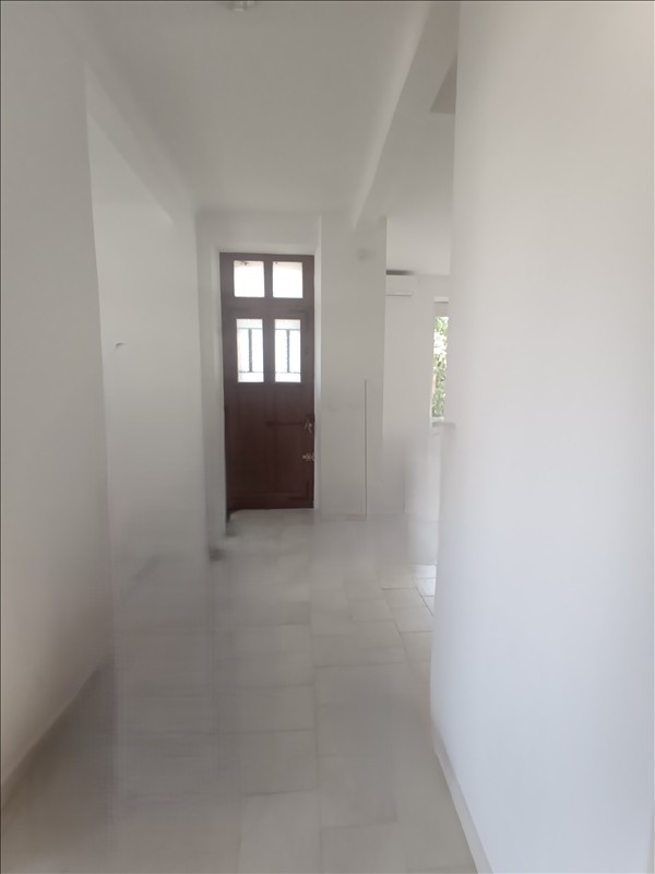 Appartement - 1er étage - 65 m2 - 3 pièces - Non meublé - Photo 5