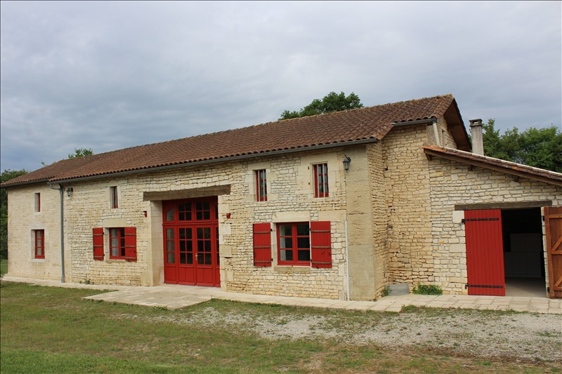 Maison à louer, 4 pièces, 162 m², 16700 Ruffec