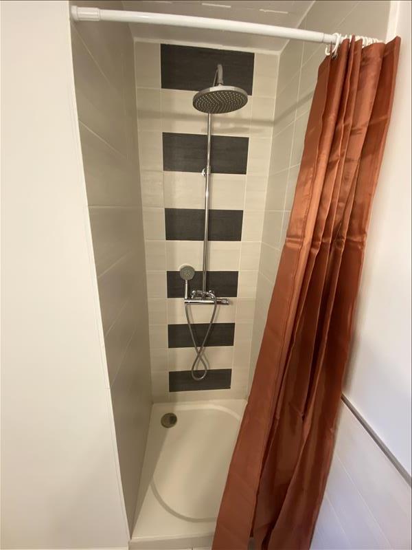Appartement - 3ème étage - 34.83 m2 - 2 pièces - Meublé - Photo 2