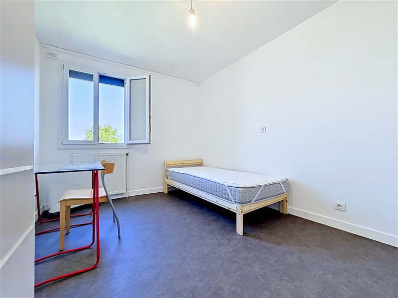 Appartement - 1er étage - 84,93 m2 - 4 pièces - Meublé - Photo 5