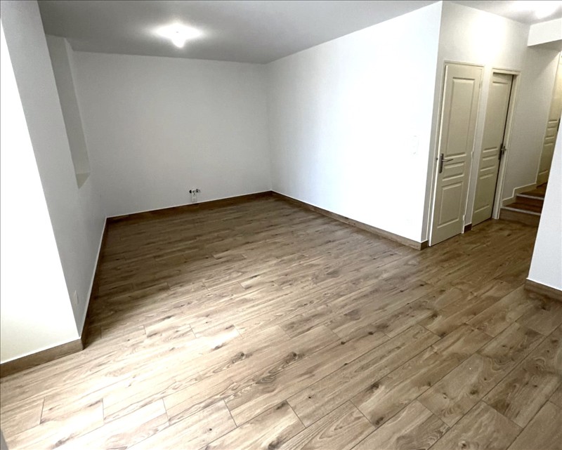 Appartement - RDC - 58 m2 - 3 pièces - Non meublé - Photo 3