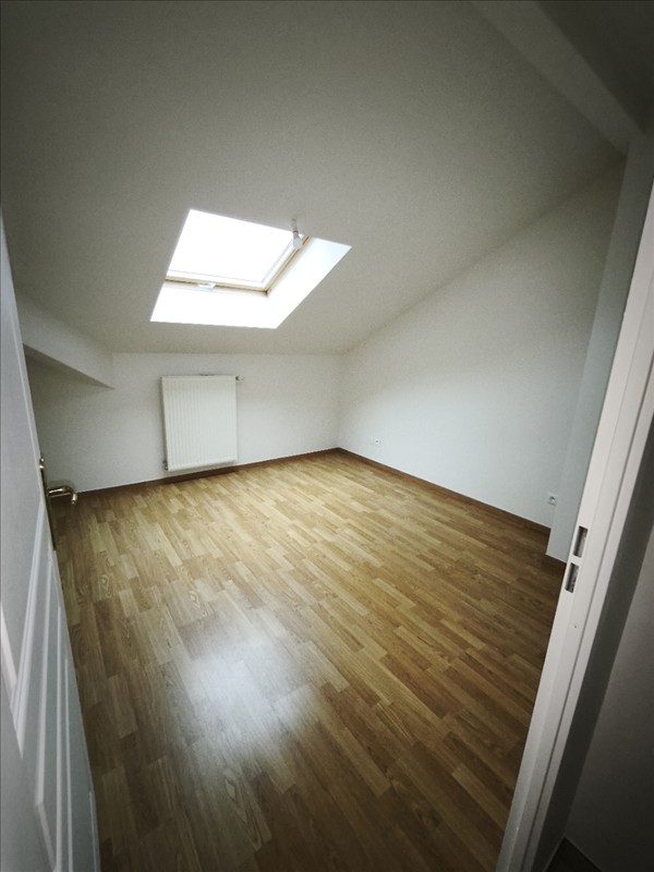 Appartement - 3ème étage - 84,83 m2 - 4 pièces - Non meublé - Photo 5