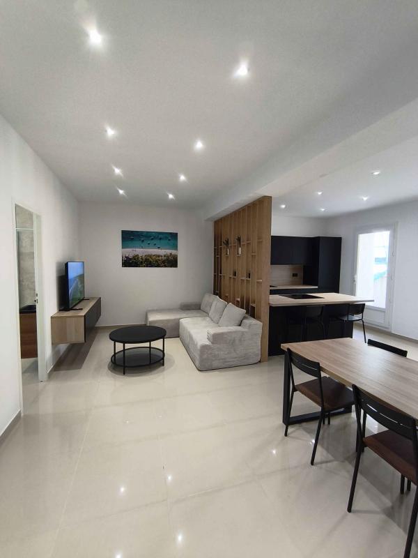 Appartement à louer, 3 pièces, 71 m², 13001 Marseille 1er Arr