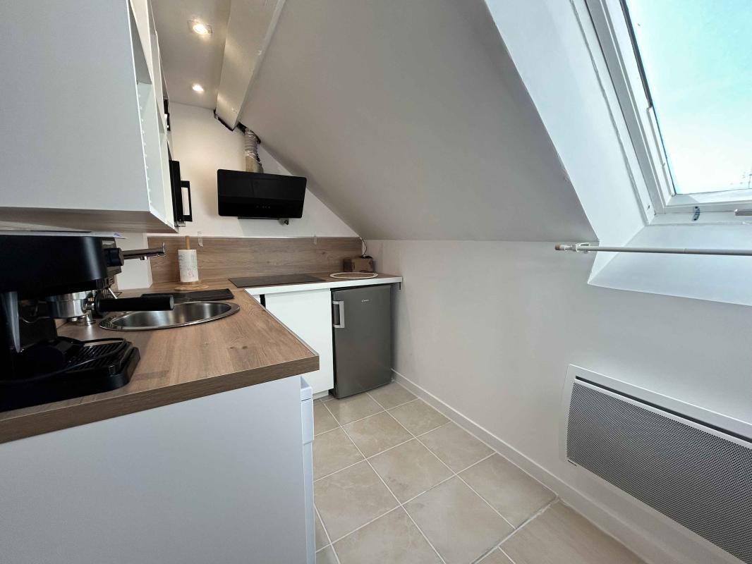 Appartement - 3ème étage - 23 m2 - 1 pièce - Meublé - Photo 2