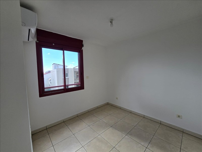 Appartement - 3ème étage - 56 m2 - 3 pièces - Non meublé - Photo 4