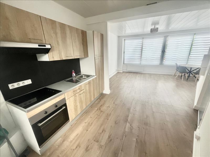 Appartement à louer, 3 pièces, 61 m², Hirson