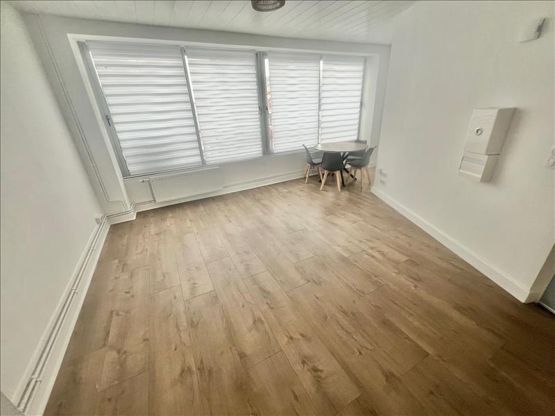 Appartement - 1er étage - 61 m2 - 3 pièces - Meublé - Photo 3
