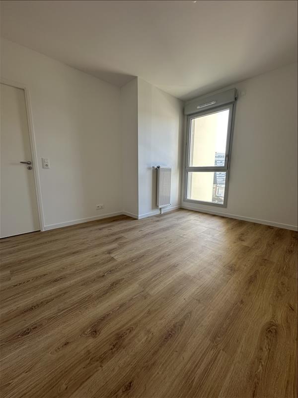 Appartement - 2ème étage - 80,74 m2 - 4 pièces - Non meublé - Photo 3