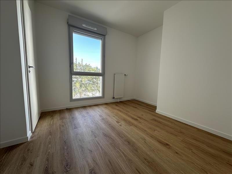 Appartement - 2ème étage - 80,74 m2 - 4 pièces - Non meublé - Photo 4