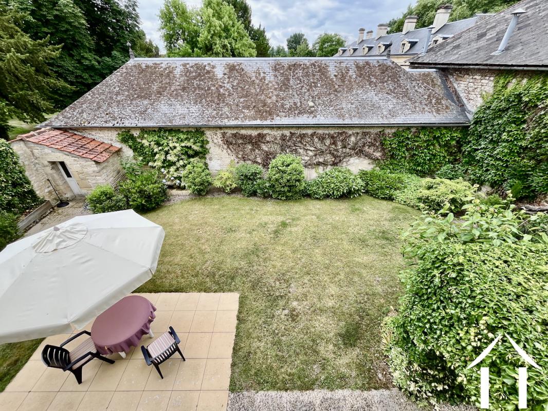 Au cœur de l'historique Ancy-le-Franc, grande maison avec jardin - Photo 4