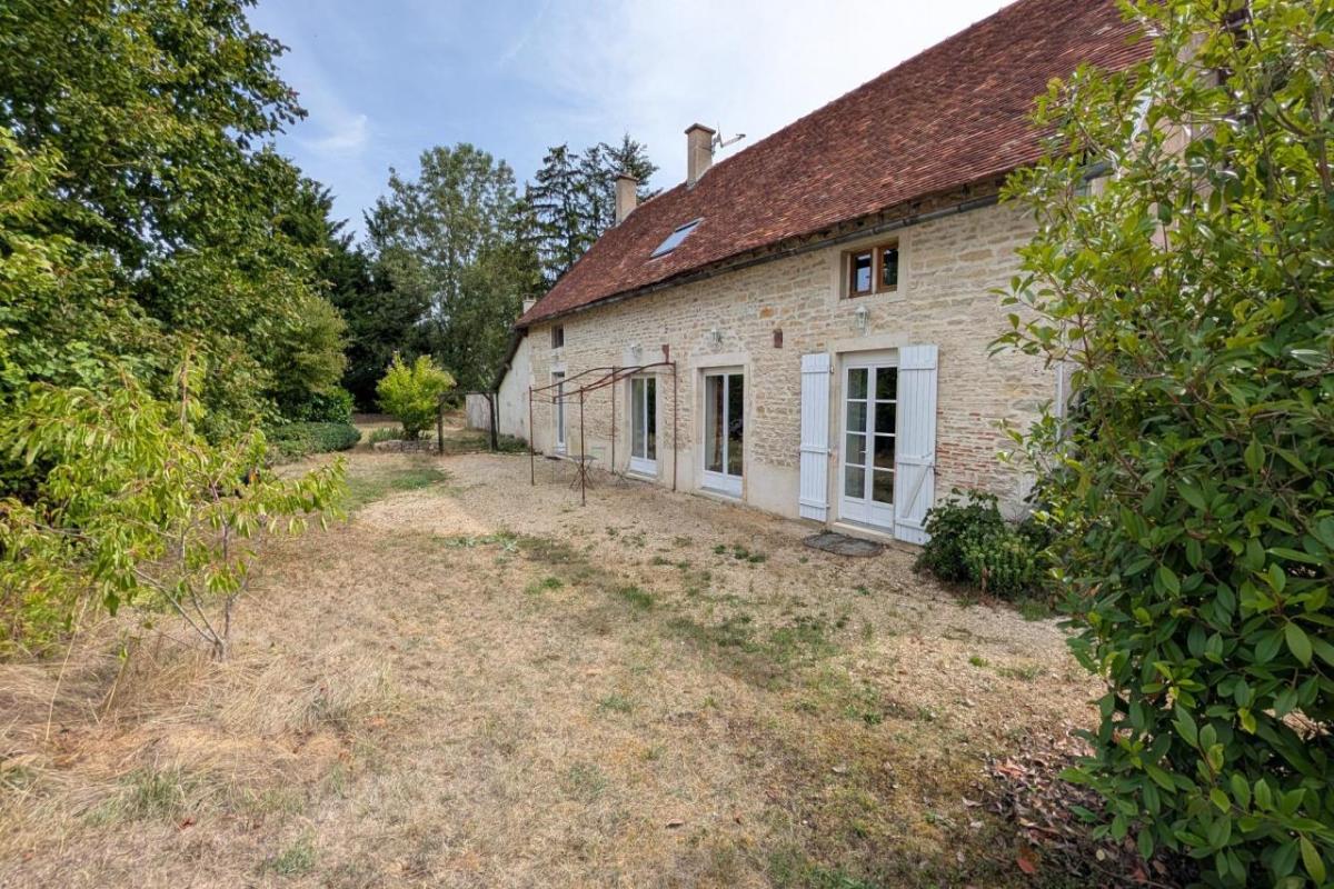 Maison 165m² — Beire-le-Châtel