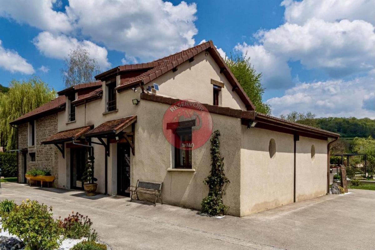 Maison 379m² — Aubigny-lès-Sombernon