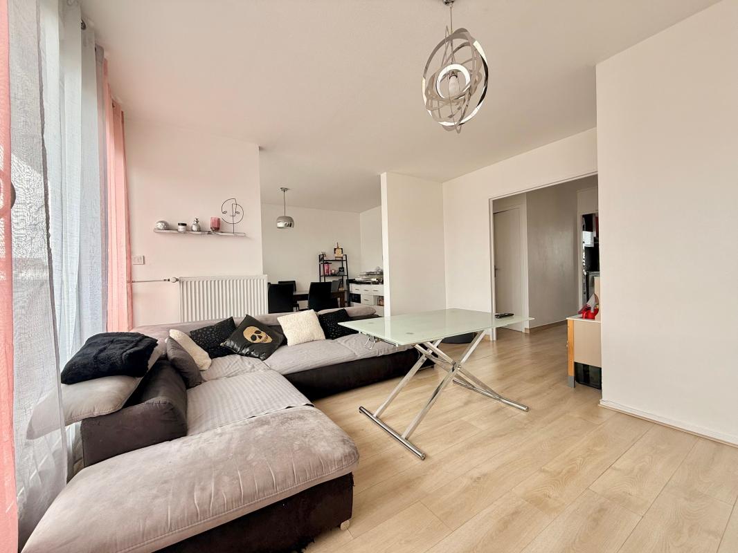 Appartement T4 - 2 chambres - balcon et parking privatif