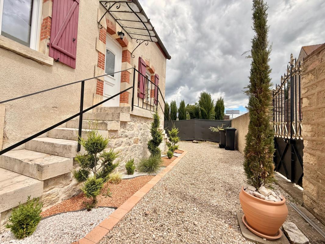 Maison À Vendre 100m² 4 chambres, 402m² terrain