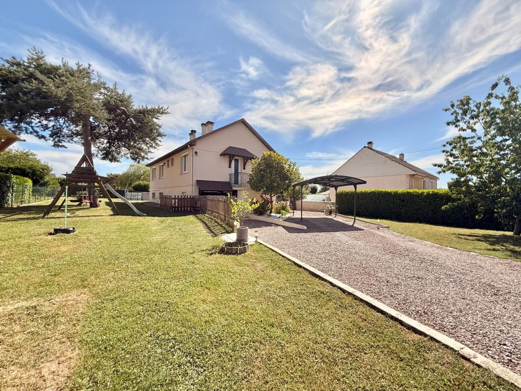 Maison sur sous sol complet, 4 chambres, terrain 914m2