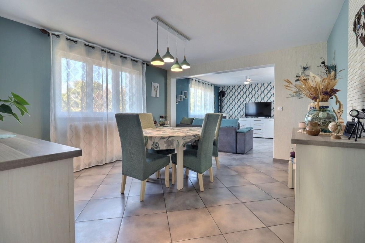 Marsannay la Côte, Maison rénovée 69m², une chambre, sous sol complet, jardin fleuri et terrasse