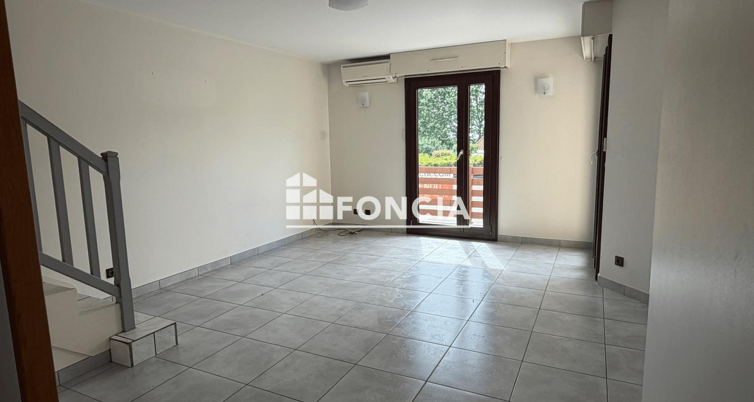 Saint-Apollinaire, très agréable et spacieuse appartement-maison jumelée sur 3 niveaux avec terrasse et jardinet