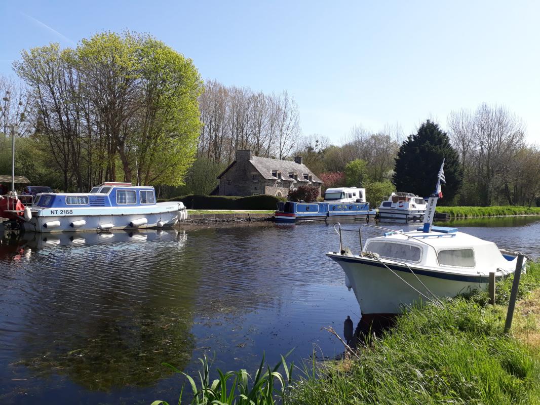 TERRAIN DE 227M² SUR LA COMMUNE D EVRAN