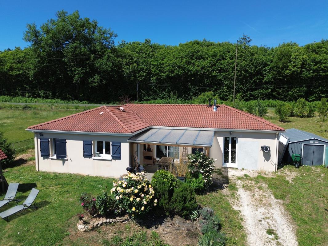 Maison récente avec 7 hectares pour vos chevaux