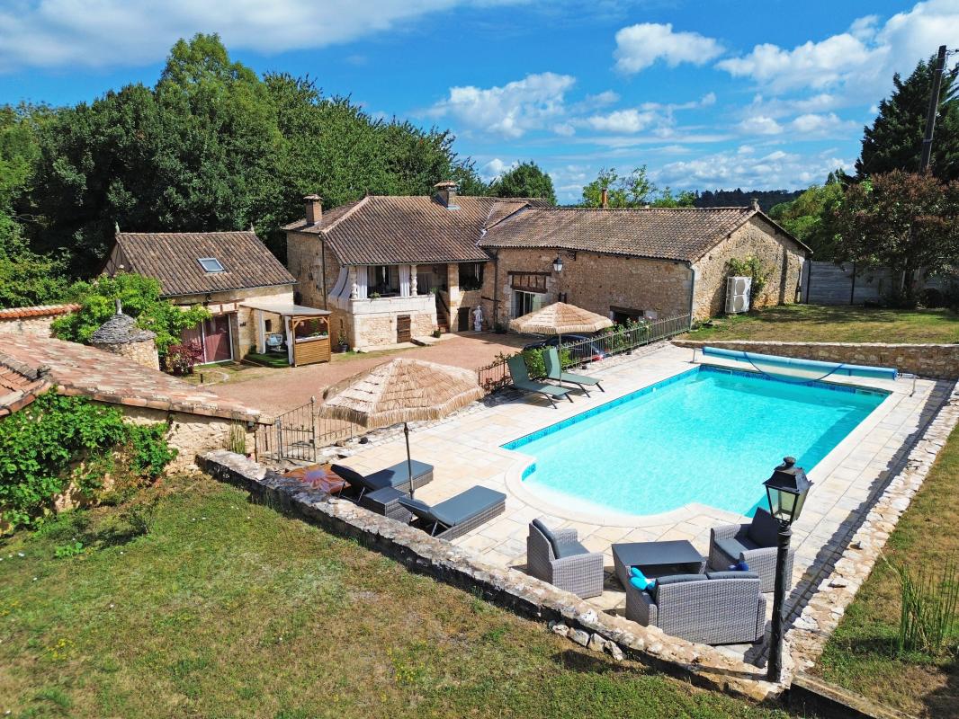 Maison avec gîte et piscine au calme