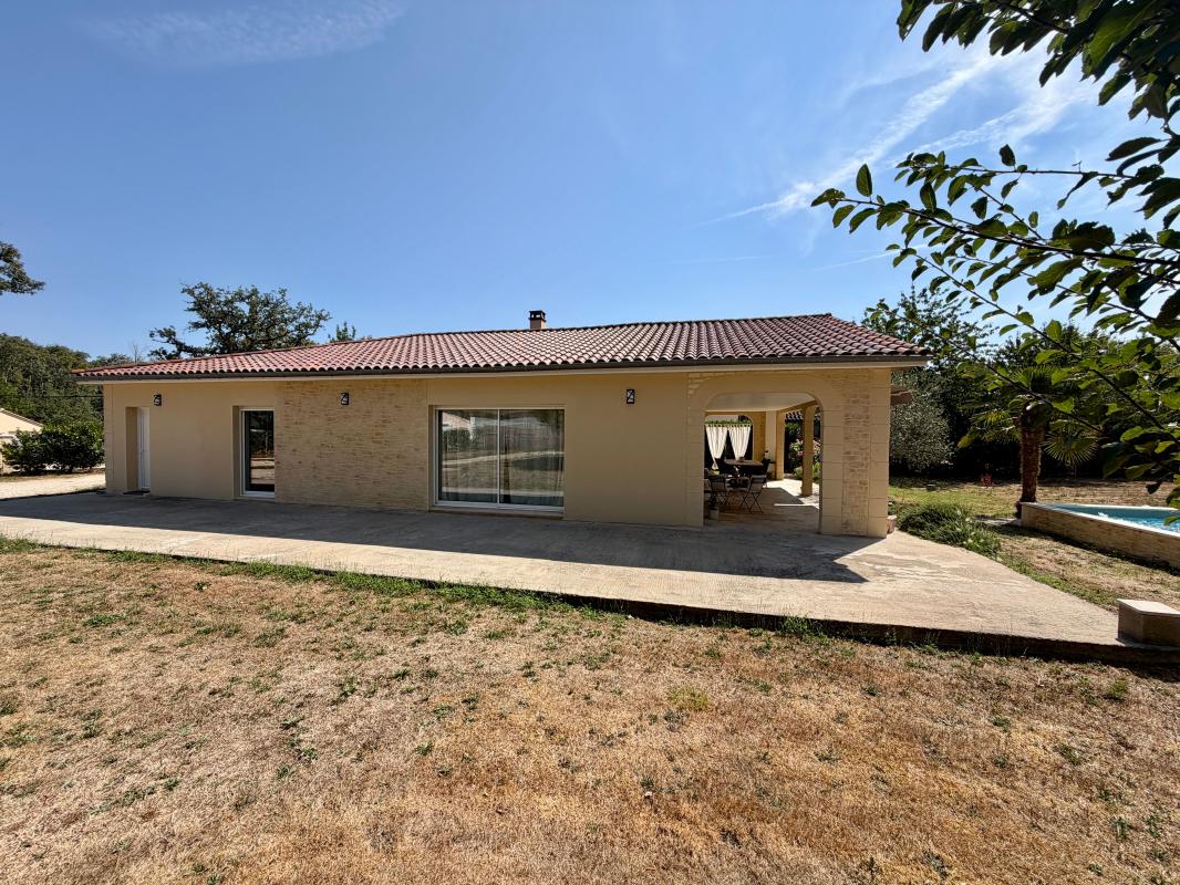 Maison de 147 m² avec piscine, grand garage et prestations de qualité