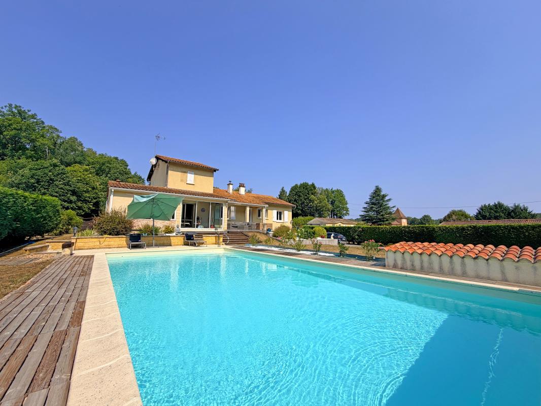 Maison habitable de plain-pied avec piscine