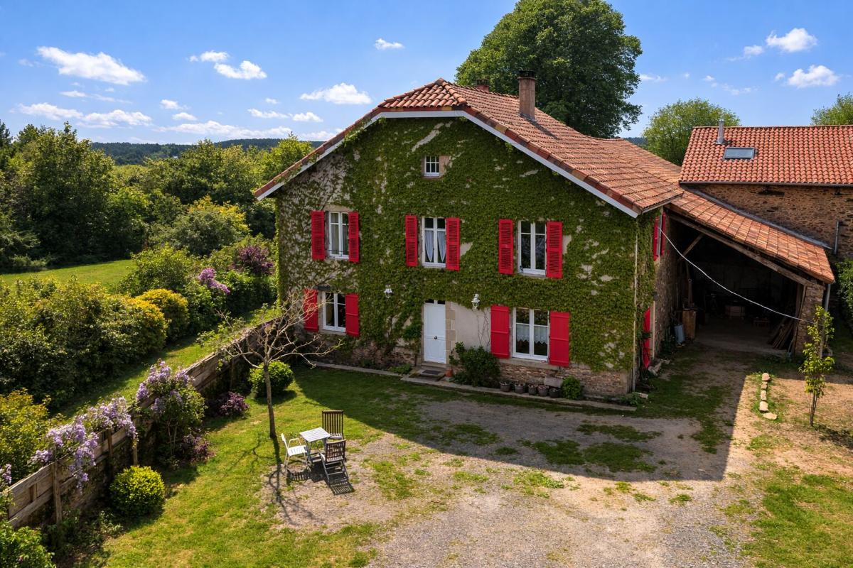 Corps de ferme avec 8 hectares et dépendances – Parc Périgord Limousin