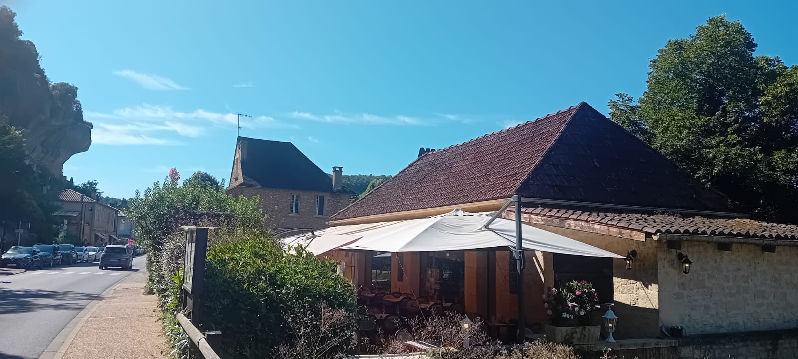 LES EYZIES - Murs et fond de commerce à vendre pour cette pizzeria
