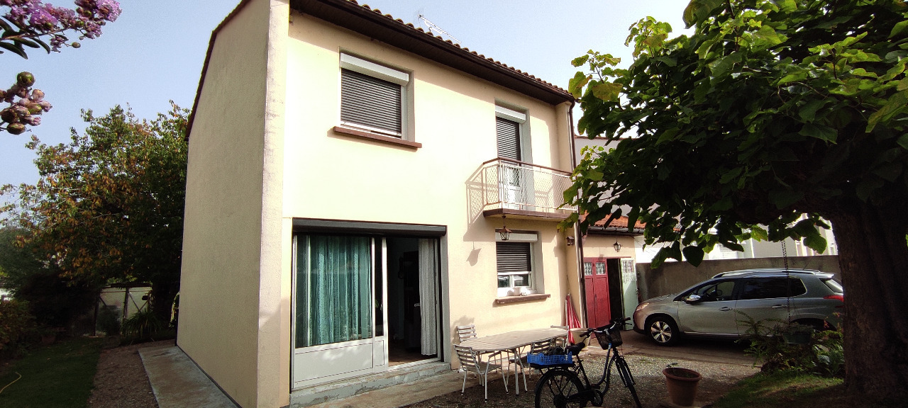 LALINDE, MAISON EN VIAGER OCCUPÉE 2 TÊTES 82 ET 80 ANS,  80 M² H