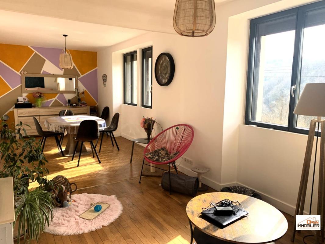 Maison restaurée avec jolie vue et terrain